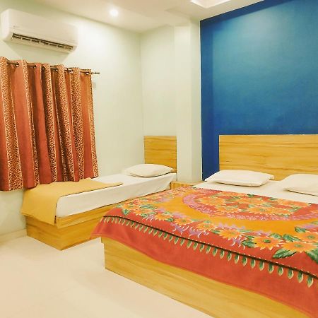 Hotel Guru Kripa - 500Mtr From Shreenathji Temple Натхдвара Экстерьер фото