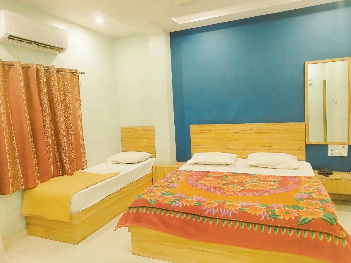 Hotel Guru Kripa - 500Mtr From Shreenathji Temple Натхдвара Экстерьер фото