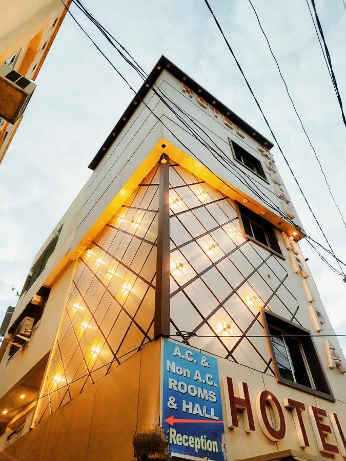 Hotel Guru Kripa - 500Mtr From Shreenathji Temple Натхдвара Экстерьер фото