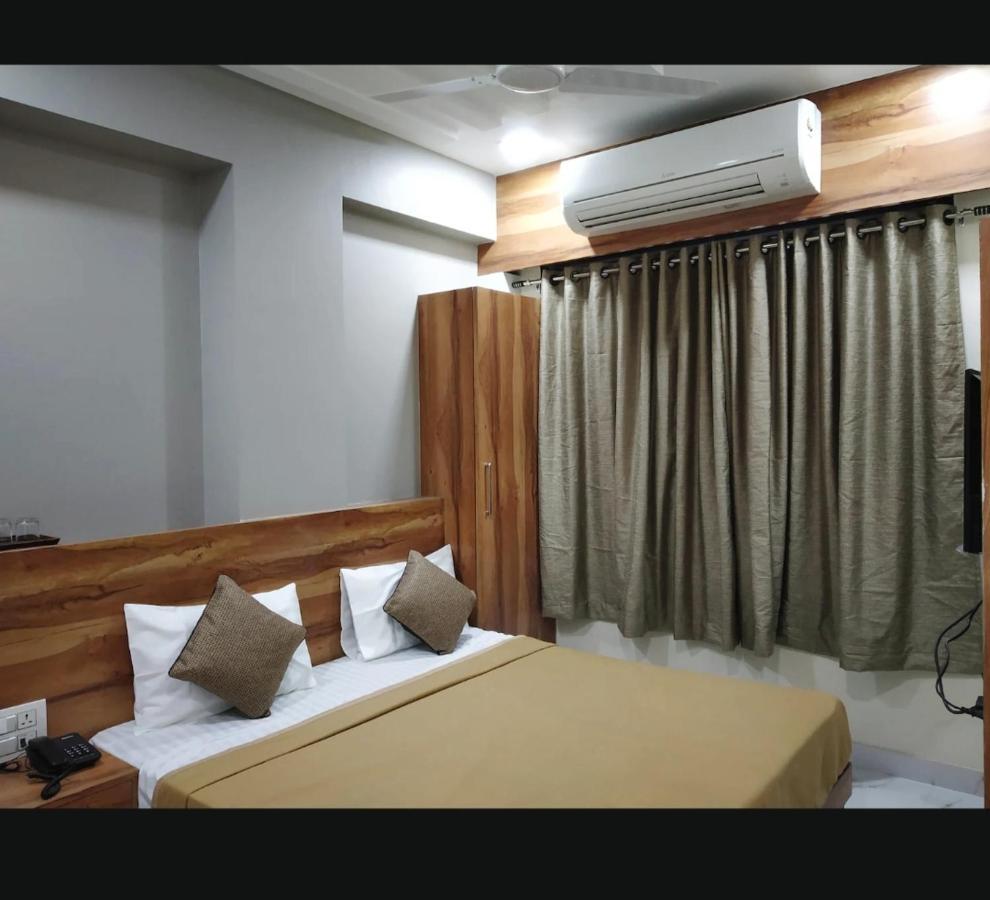 Hotel Guru Kripa - 500Mtr From Shreenathji Temple Натхдвара Экстерьер фото